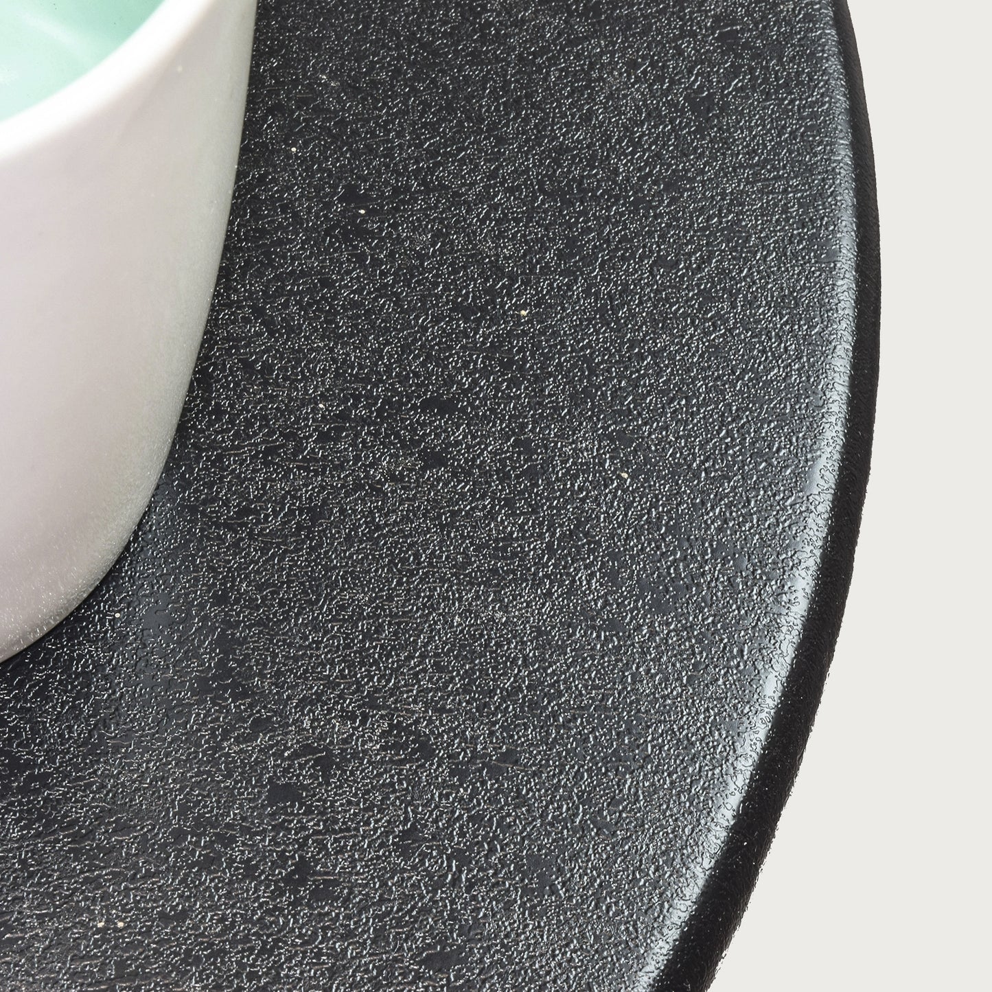 Mesa Auxiliar Bali Circular Estilo Minimalista Negra