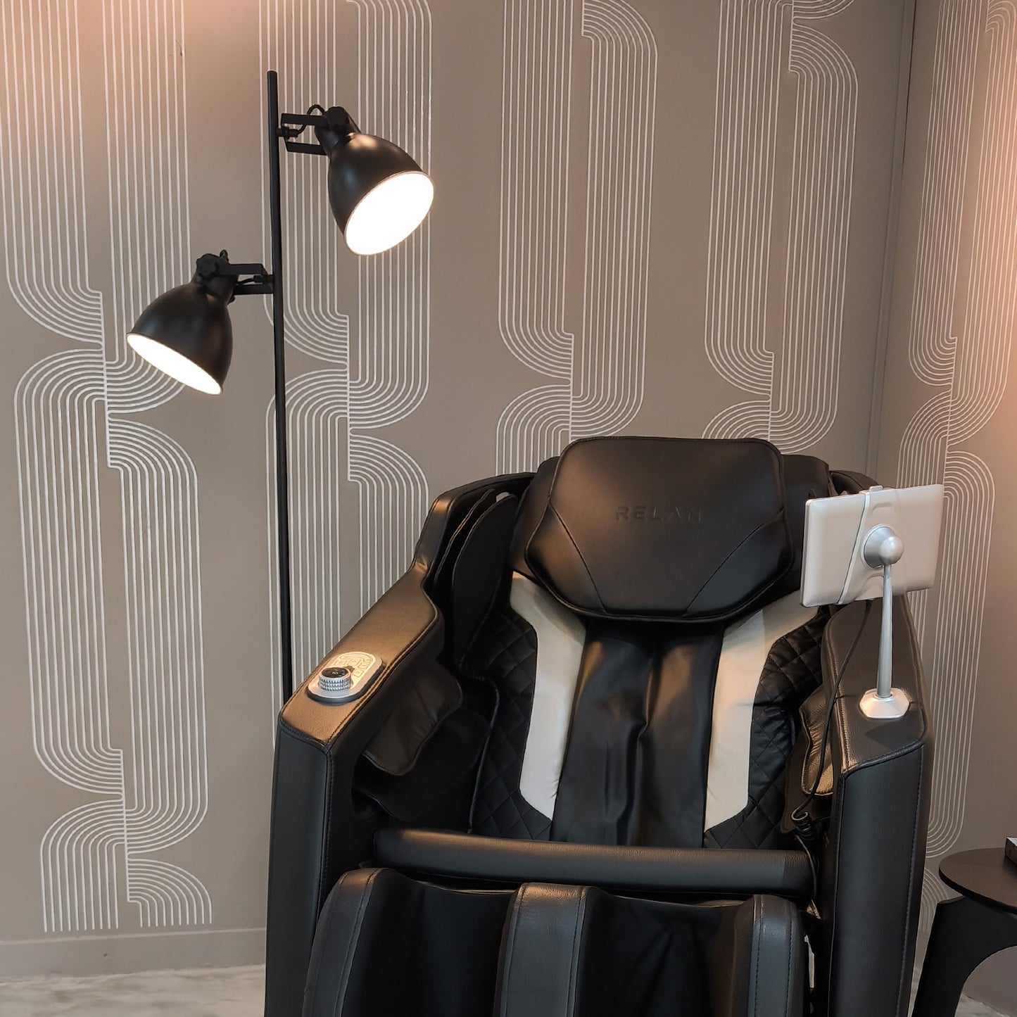 Lámpara de Pie LED Moderna Metálica Doble Negra