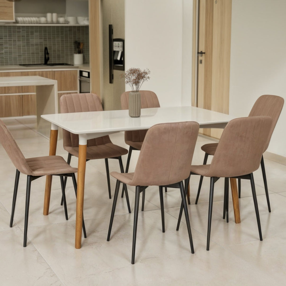 Elegancia contemporánea: Sillas y bancos de comedor en Relan