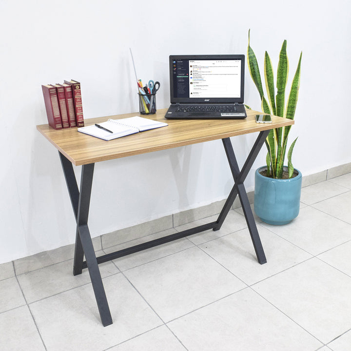 Escritorio Estilo Industrial con Base Cruzada