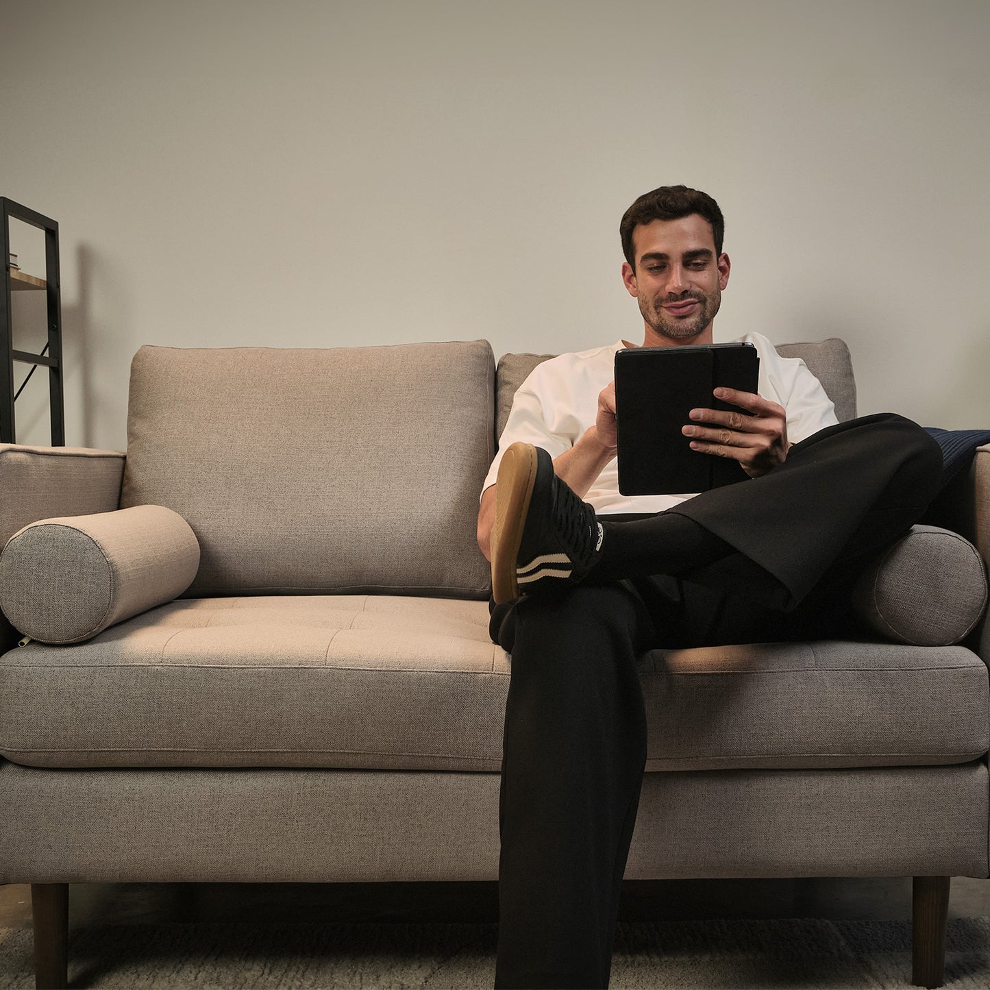 Sofá 2 Plazas Oviedo Tela Montreal