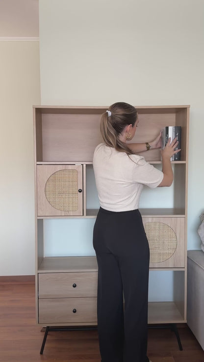 Librero con Estantes Puertas y Cajones de Ratán