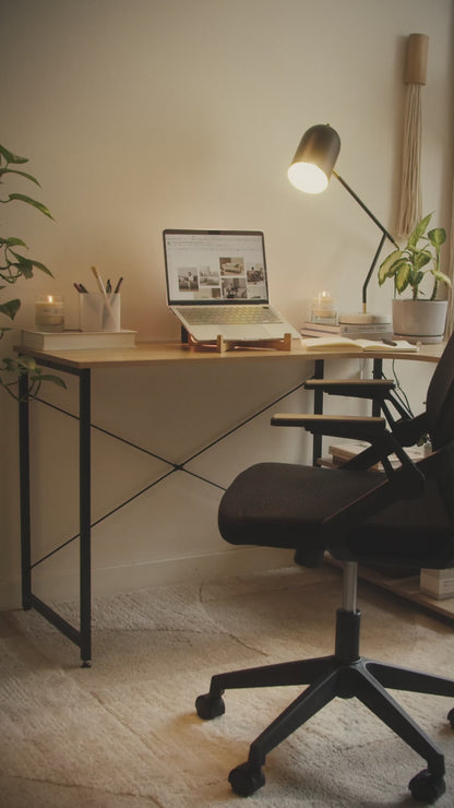 Escritorio con Repisas Inferiores Café